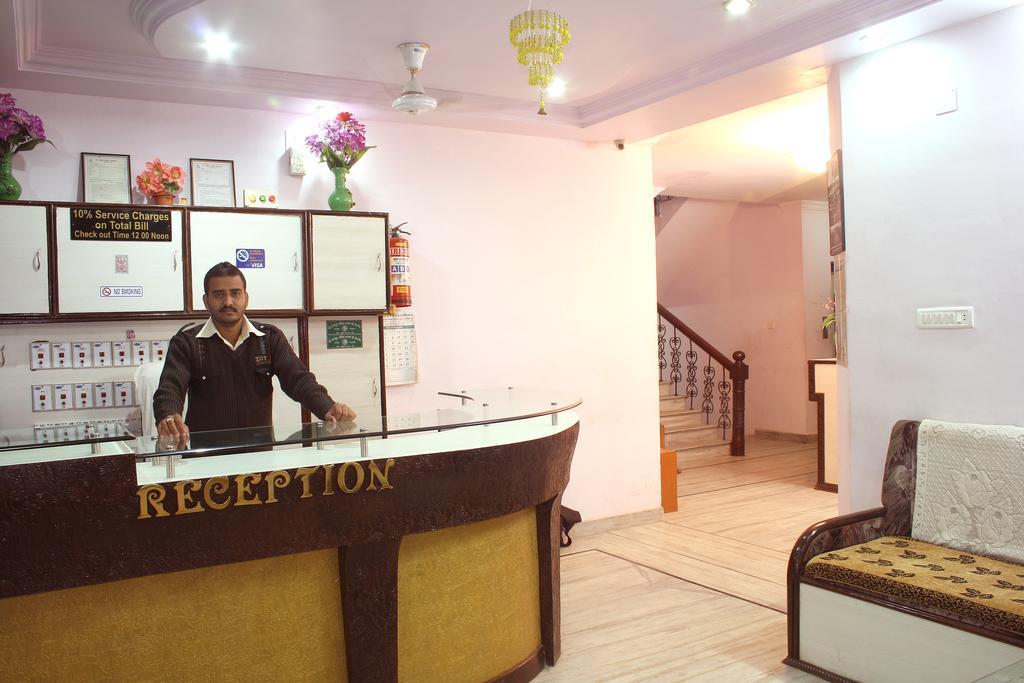 Hotel Udai Palace - Centrally Located Budget Family Stay Udaipur Exterior photo