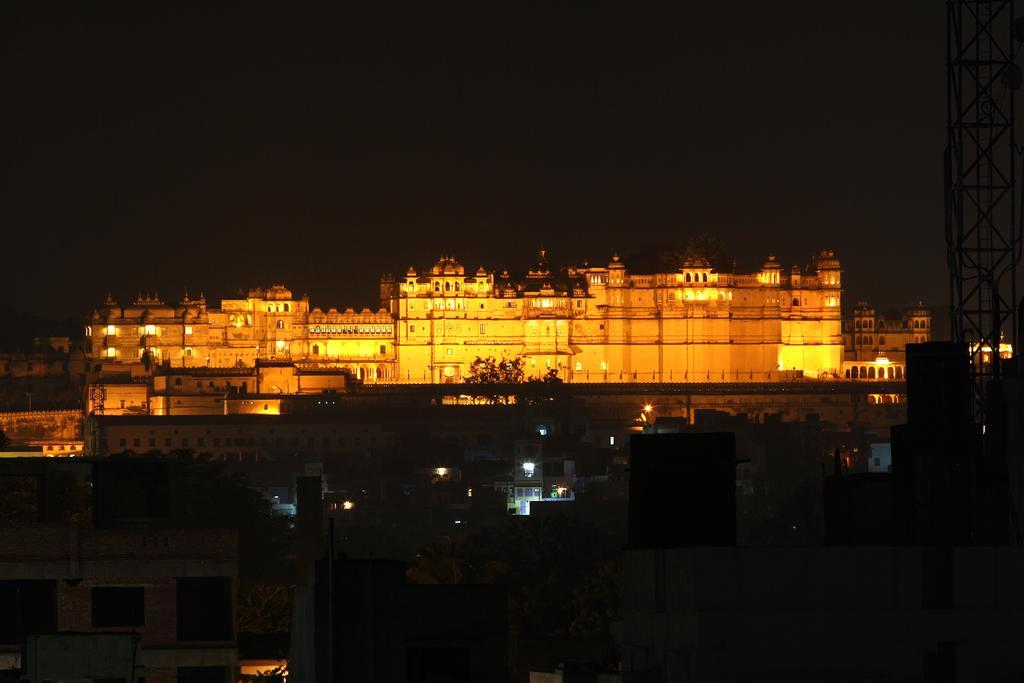 Hotel Udai Palace - Centrally Located Budget Family Stay Udaipur Exterior photo