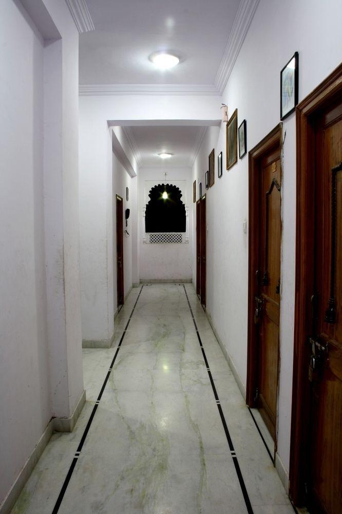 Hotel Udai Palace - Centrally Located Budget Family Stay Udaipur Exterior photo