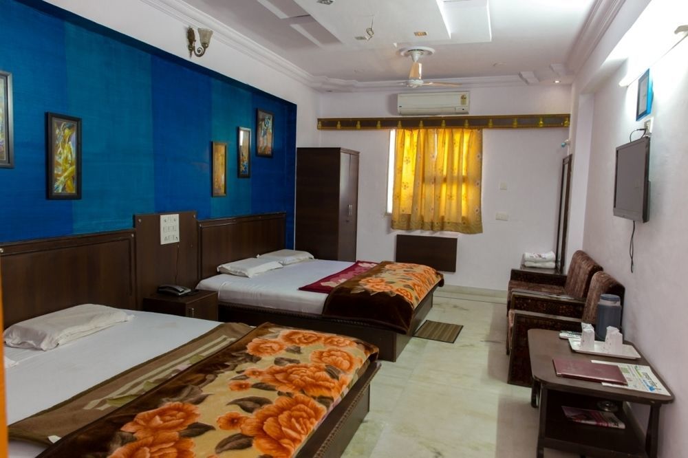 Hotel Udai Palace - Centrally Located Budget Family Stay Udaipur Exterior photo