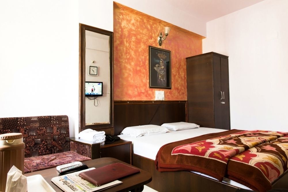 Hotel Udai Palace - Centrally Located Budget Family Stay Udaipur Exterior photo