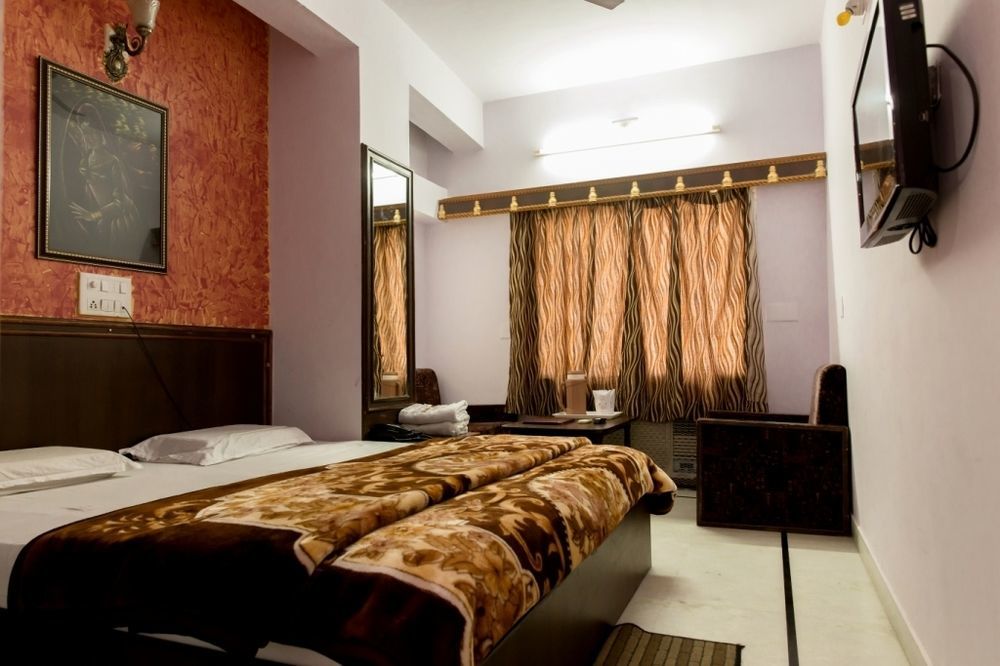 Hotel Udai Palace - Centrally Located Budget Family Stay Udaipur Exterior photo