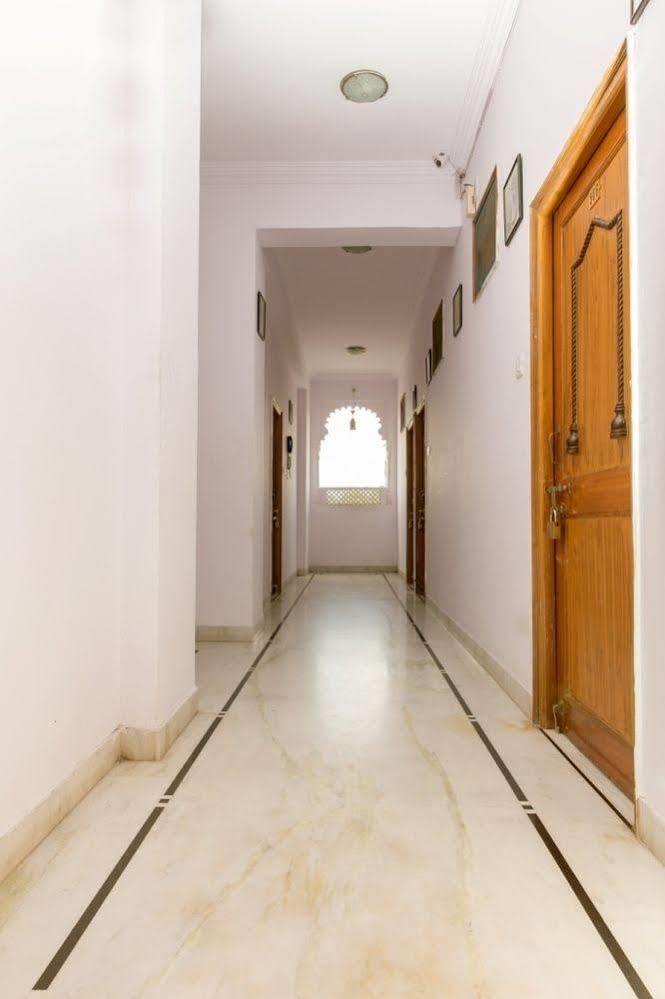 Hotel Udai Palace - Centrally Located Budget Family Stay Udaipur Exterior photo