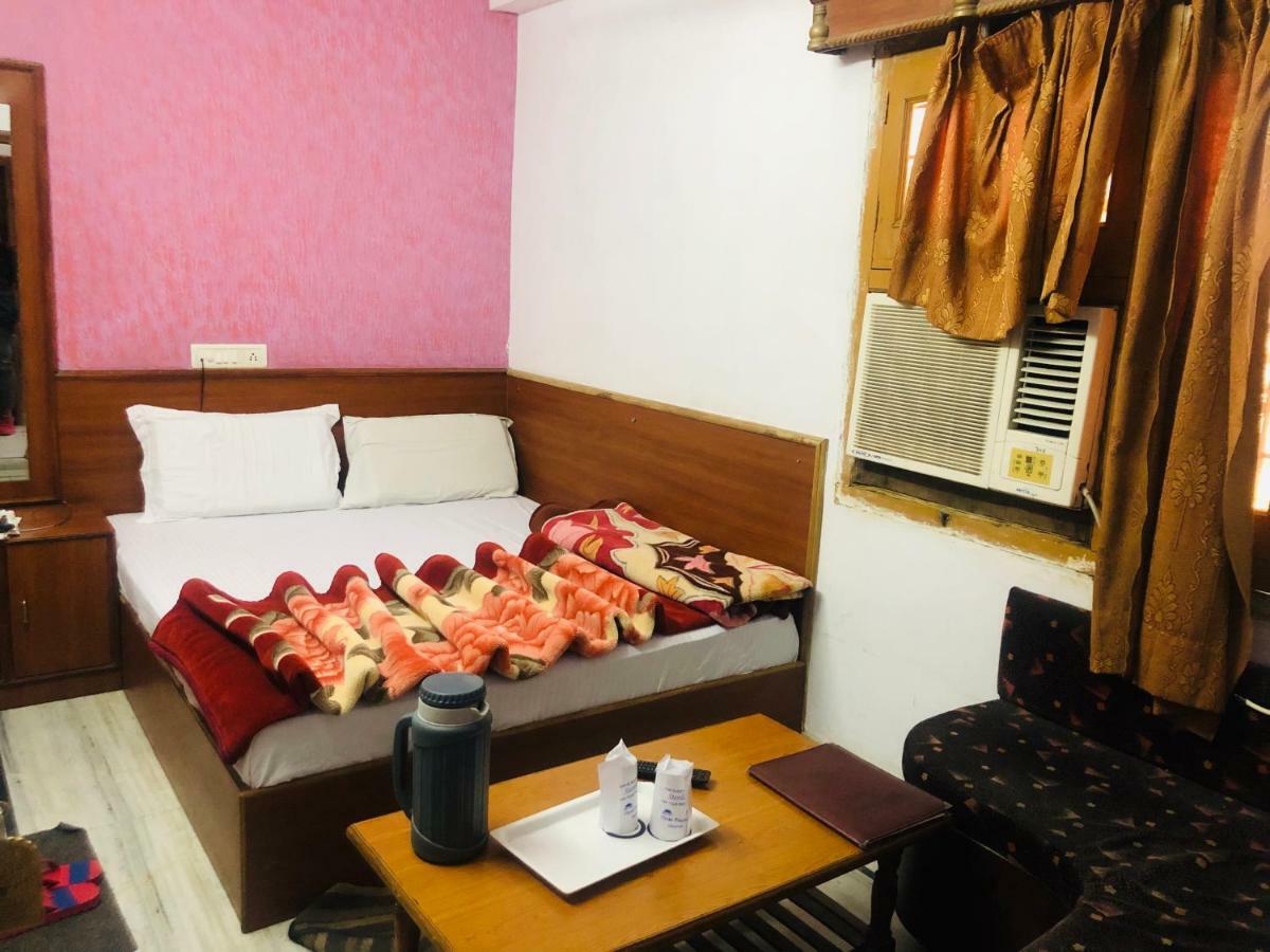 Hotel Udai Palace - Centrally Located Budget Family Stay Udaipur Exterior photo